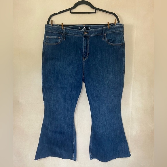 Hollister Denim - Hollister women's 34 short high rise vintage flare denim w/ raw hem EUC